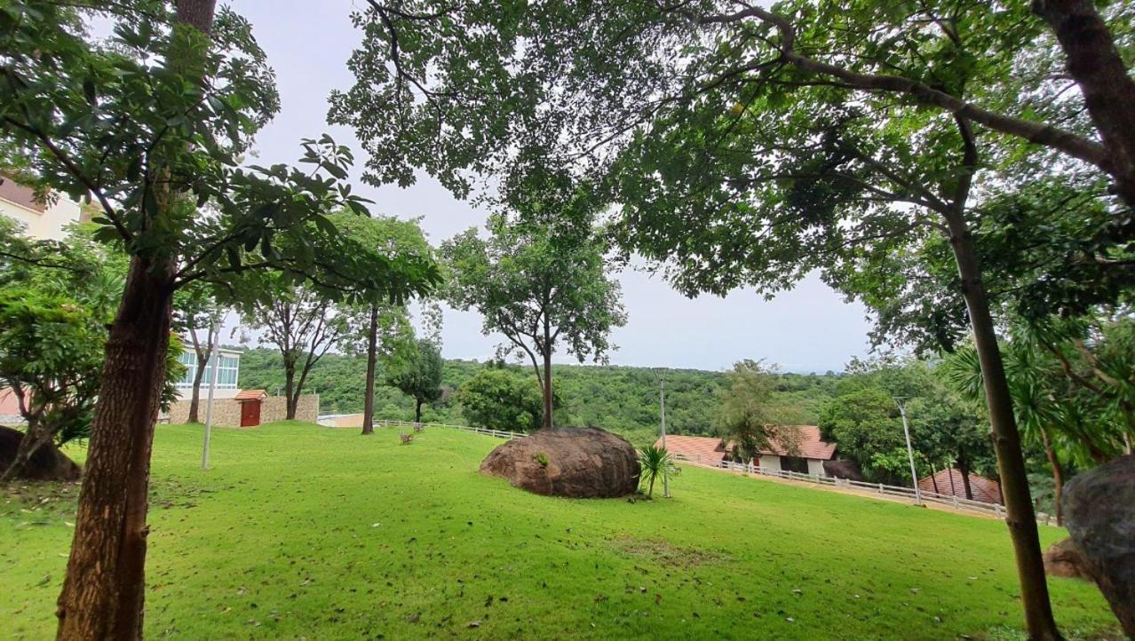 Channgarm Mountain View Resort จันทน์งาม เมาท์เท่นวิว รีสอร์ท Si Khio Exterior photo